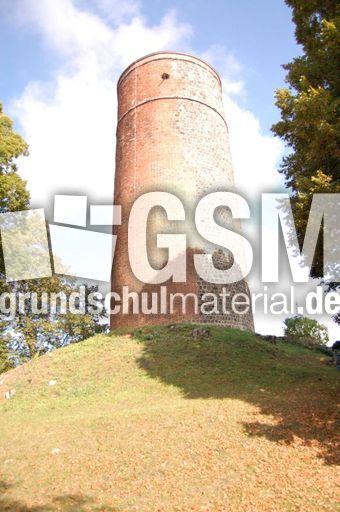 Bergfried Belzig 01.jpg